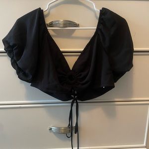 Black puff sleeve crop top